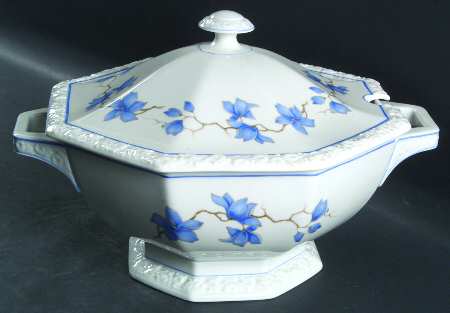 R40 Tureen &  Lid