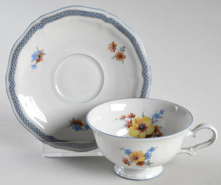 R44 Footed Demitasse Cup & Saucer Set