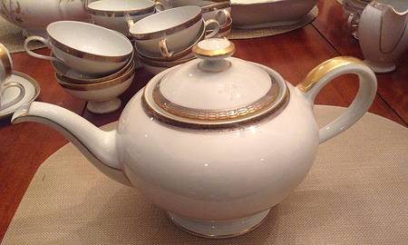 R449 Teapot & Lid