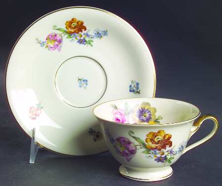 Gardenia Footed Cup & Saucer Set