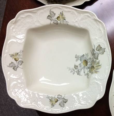 R451 11" Square Vegetable Bowl