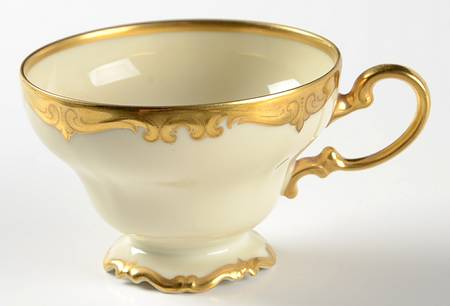 R465 Footed Cup
