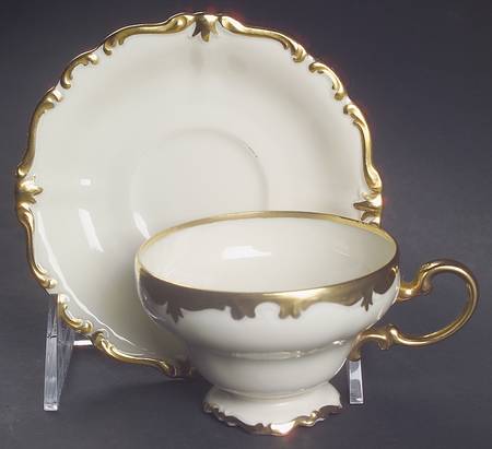 R465 Footed Demitasse Cup & Saucer Set
