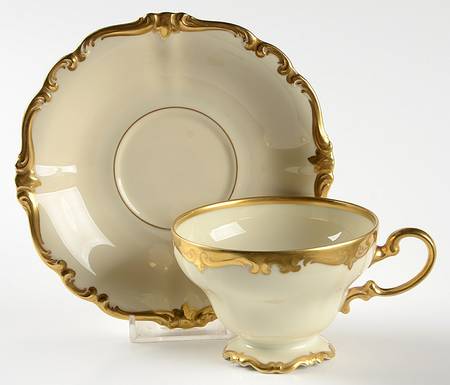R465 Footed Cup & Saucer Set