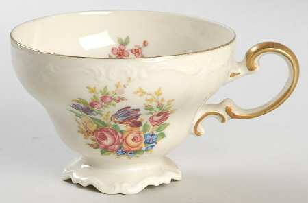 R466 Footed Cup