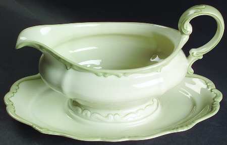 R498 Gravy Boat with Attached Underplate