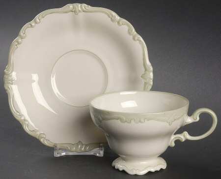 R498 Footed Cup & Saucer Set