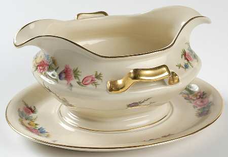 R65 Gravy Boat with Attached Underplate