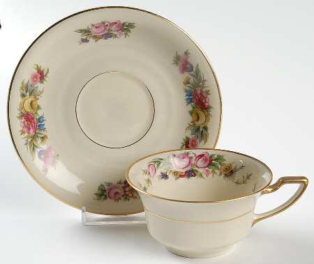R65 Flat Cup & Saucer Set