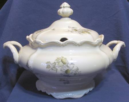 R86 Tureen &  Lid