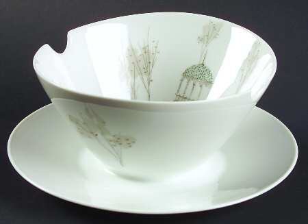 Rendezvous Gravy Boat with Attached Underplate