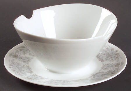 Reverie Gravy Boat with Attached Underplate