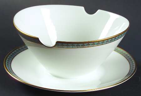 Rondo Gravy Boat with Attached Underplate