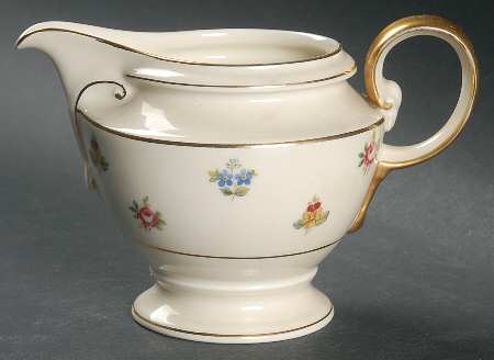 Rob Roy (Scalloped) Creamer