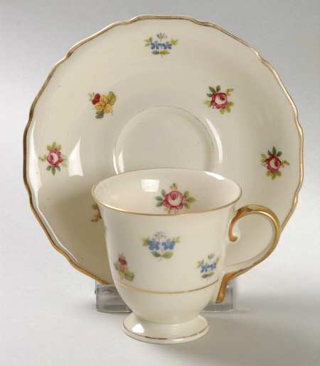 Rob Roy (Scalloped) Footed Demitasse Cup & Saucer Set