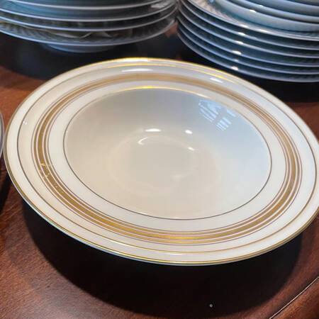 Royal (97797, Continental Ivory, Not Encrusted) Rim Soup Bowl