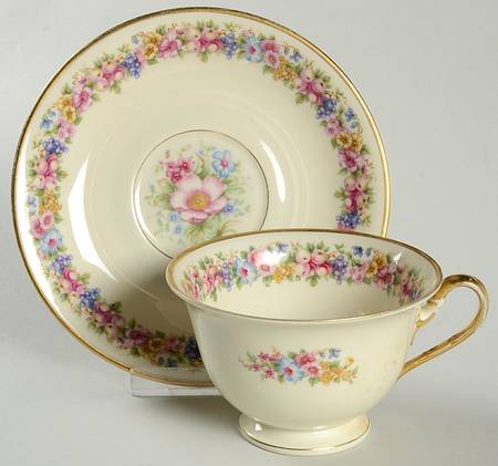 Santa Barbara Footed Cup & Saucer Set