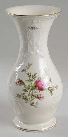 Sanssouci Rose Ivory (Gold Trim) 9" Vase