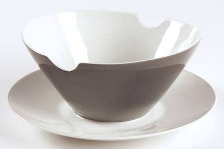 Secunda Gray Gravy Boat with Attached Underplate