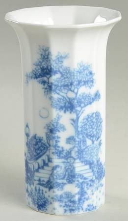 Serenade (Polygon Shape) Medium Vase