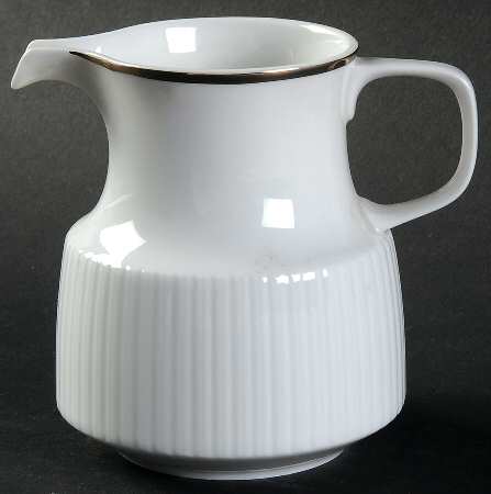 Serenade Creamer