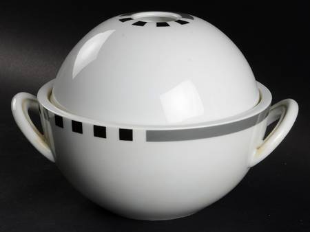 Strada Round Covered Vegetable