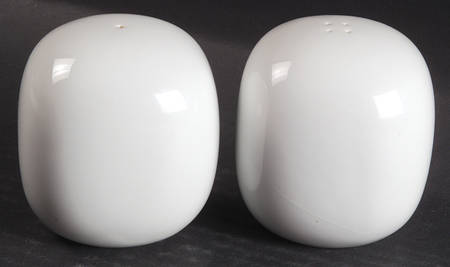 Suomi White Salt & Pepper Set