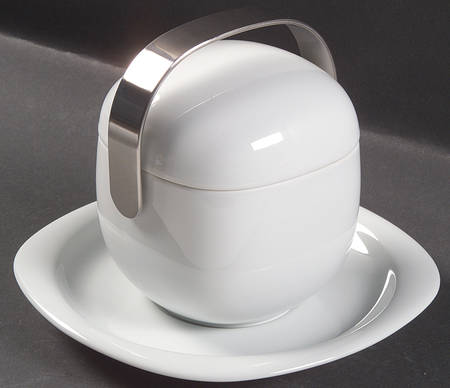 Suomi White Sauce Boat & Lid with Underplate