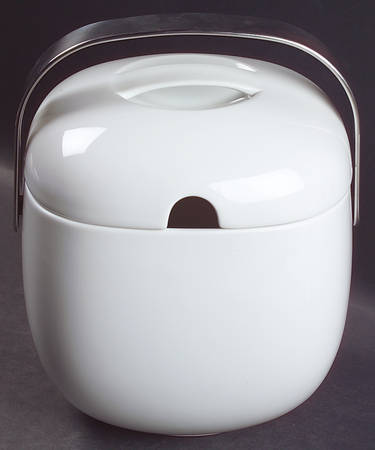 Suomi White Round Covered Vegetable