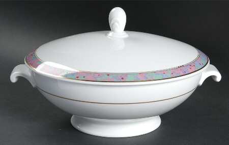 Symphony (Aida, Pink & Green) Round Covered Vegetable