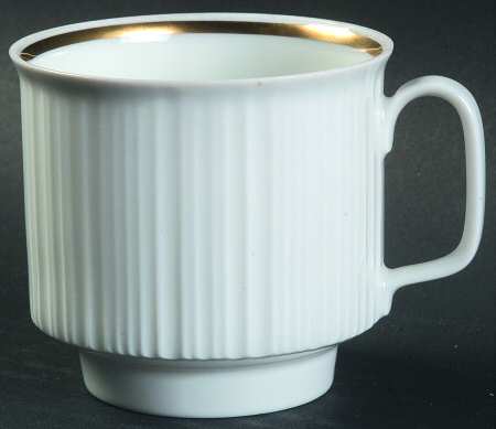 Variation Gold Footed Cup