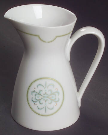 Versailles (No Trim) Creamer