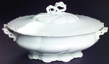 Versailles Oval Covered Vegetable