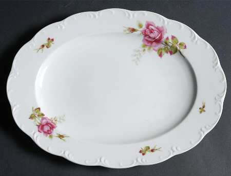 Victoria (Monbijou Shape) 12" Oval Serving Platter