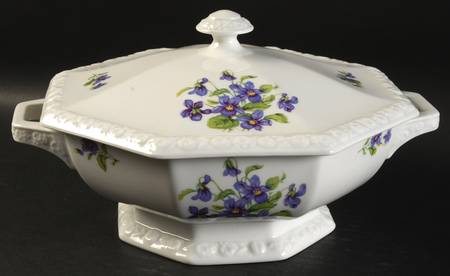 Violetta Round Covered Vegetable