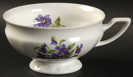 Violetta Footed Cup