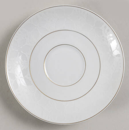 White Velvet (Gold) Saucer