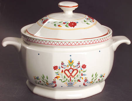 American Scenic 2.5 Qt Round Covered Casserole