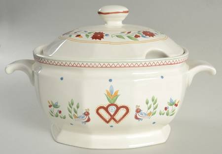 American Scenic Gravy Boat & Lid