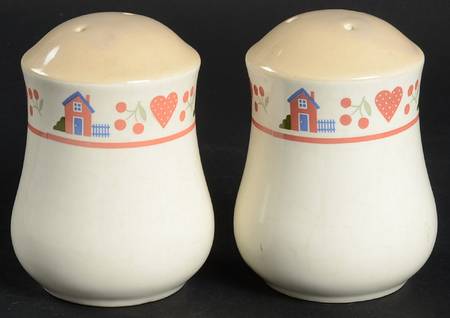 Heart and Home Salt & Pepper Set