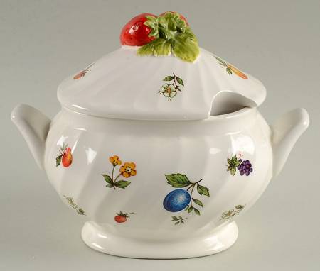 Petite Fruit Gravy Boat & Lid