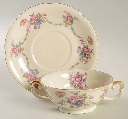 The Kingsford Footed Cream Soup Bowl & Saucer Set