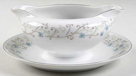 Lucille Gravy Boat with Attached Underplate