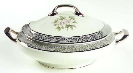 Silver Gardenia Round Covered Vegetable