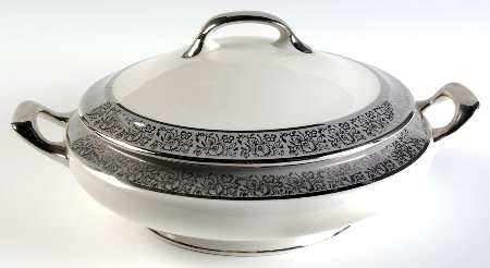 Silver Gardenia Round Covered Vegetable