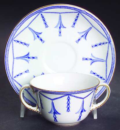 4685 Flat Bouillon Cup & Saucer