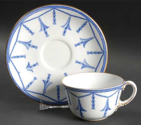 4685 Flat Cup & Saucer Set