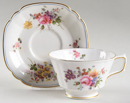 9875 Oversized Cup & Saucer Set