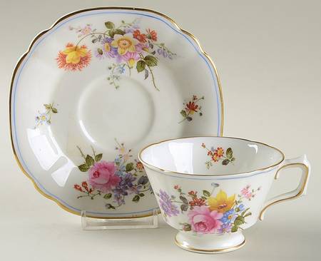 9875 Footed Cup & Saucer Set