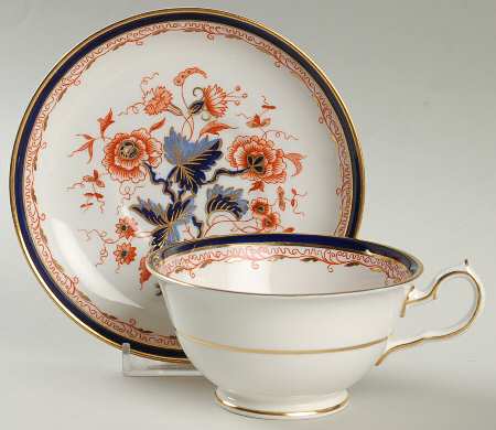 A720 (Smooth) Footed Cup & Saucer Set